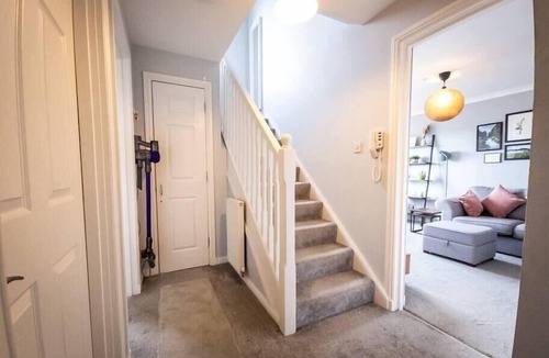 Falkirk Apartment | Tranquil 2Bed/2Bath Duplex Falkirk