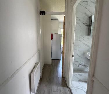 Bensham Manor Apartment | Tranquil 2BR in Thornton Heath