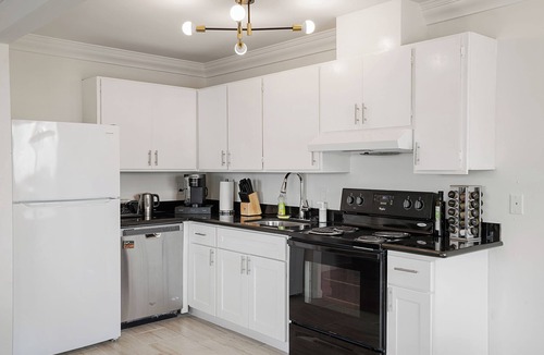 Pacifica Apartment | Tranquil 2BR with Coastal Mountain Views