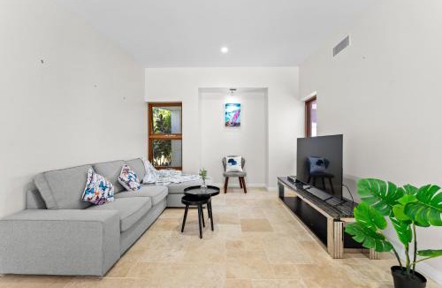 Chandler House | Tranquil 2HA Escape 5BD HOME WT POOL