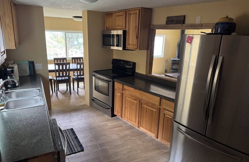 Huntington Cabin | Tranquil 3-bedroom cabin perfect for a relaxing Huntington getaway