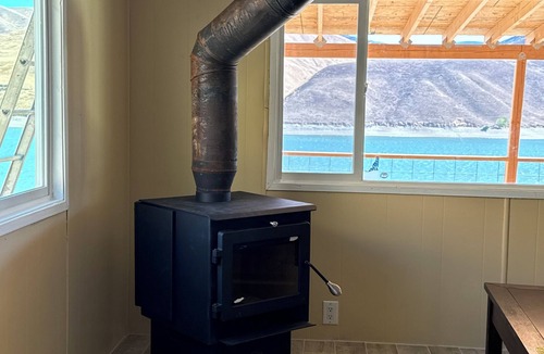Huntington Cabin | Tranquil 3-bedroom cabin perfect for a relaxing Huntington getaway