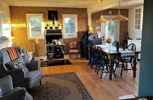 Charlotte's Shore Other | Tranquil 3-bedroom farmhouse