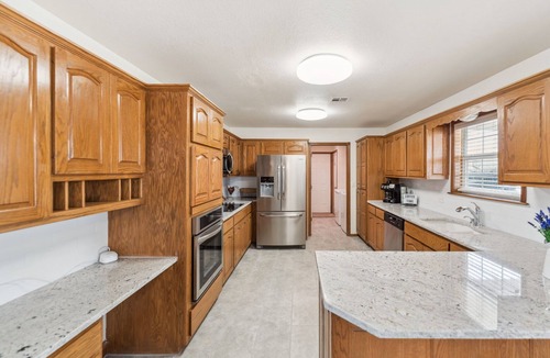 Pryor House | Tranquil 3 bedroom home in South Pryor AC,Wifi