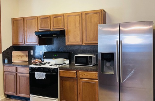 Porter House | Tranquil 3-bedroom house with AC in charming Porter - IAH