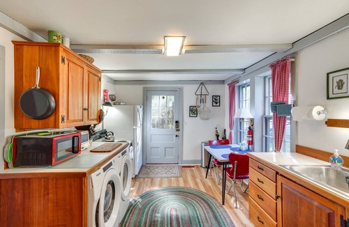 Glendale House | Tranquil 3 BR Stockbridge House w/Private Deck!