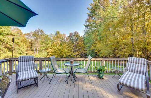 Glendale House | Tranquil 3 BR Stockbridge House with Private Deck!