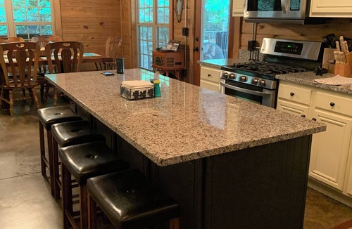 Wedowee Cabin | Tranquil 4-bedroom cabin with AC in charming Wedowee