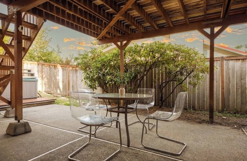 East Lake Hills House | Tranquil 4B2B | Lake Sammamish & Cascade Views