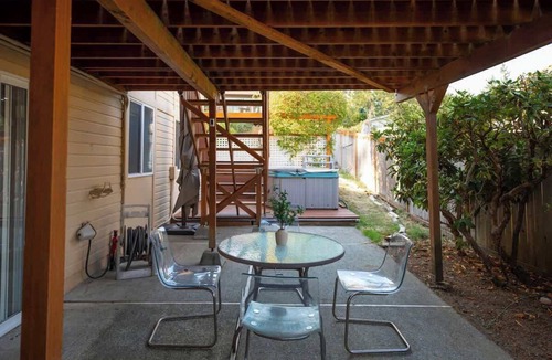 East Lake Hills House | Tranquil 4B2B | Lake Sammamish & Cascade Views