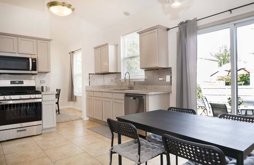 Plainfield House | Tranquil 4BR in Naperville-Plainfield