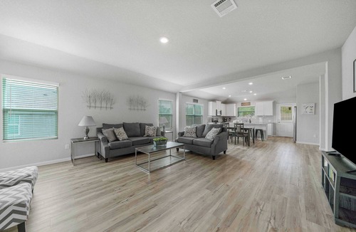 Southside House | Tranquil 4BR Residence｜Pet-Friendly｜Ideal for Families｜Backyard Bliss #41225