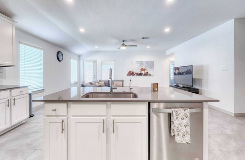 Barker House | Tranquil 4BR Retreat｜Family-Friendly｜Fenced Yard & Relaxing Patio #41733