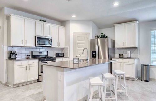 Barker House | Tranquil 4BR Retreat｜Family-Friendly｜Fenced Yard & Relaxing Patio #41733