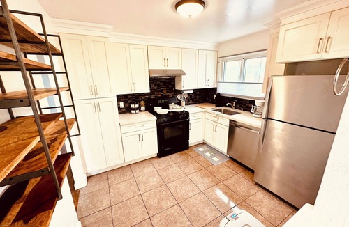 Pacifica House | Tranquil 5-bedroom house in Pacifica