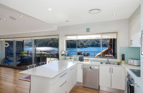 Woy Woy House | Tranquil Abode with Spa & Jetty