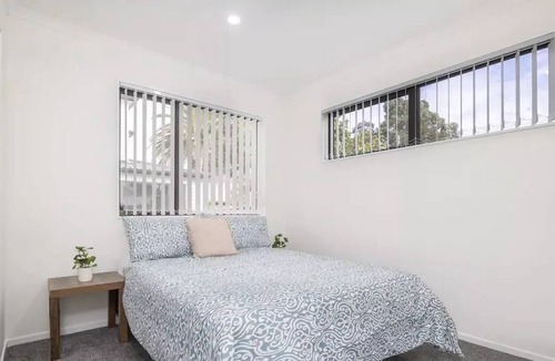 Otahuhu House | Tranquil and Central by Sylvia Park