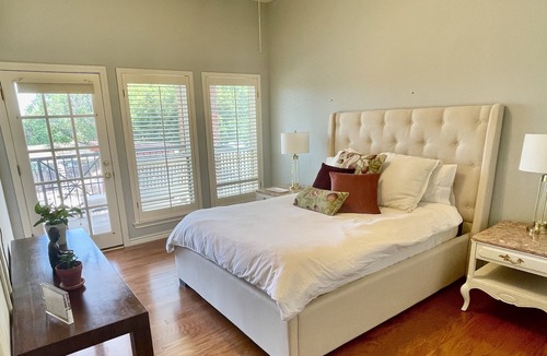 Parker Bed & Breakfast | Tranquil and Luxury Oasis near Southfork Ranch! -Fig Suite