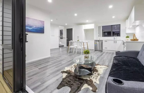 Otahuhu House | Tranquil and Modern by Sylvia Park