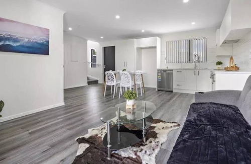 Otahuhu House | Tranquil and Modern by Sylvia Park