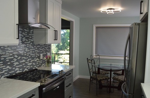 Lake Forest Park House | Tranquil and Modern Home 3br a/c