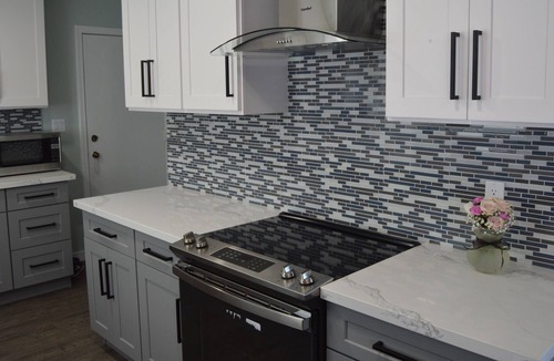 Lake Forest Park House | Tranquil and Modern Home 3br a/c