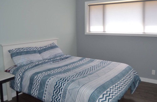 Lake Forest Park House | Tranquil and Modern Home 3br a/c