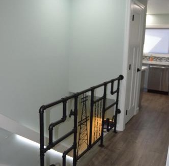 Kenmore Apartment | Tranquil and Modern Home 3br