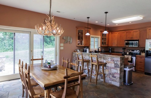Spottswood House | Tranquil And Secluded Cabin On 326 Acres With Mountain Views ~ AMAZING!