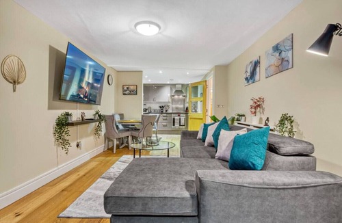 Waterloo Apartment | Tranquil Apartment Southwark