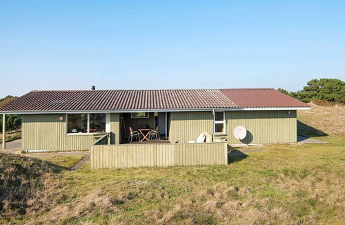 Rindby Strand House | Tranquil Beach Cottage in Rindby-By Traum