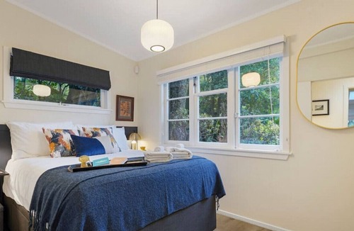 Titirangi House | Tranquil Bush Haven | Gardens - Bayview | WiFi