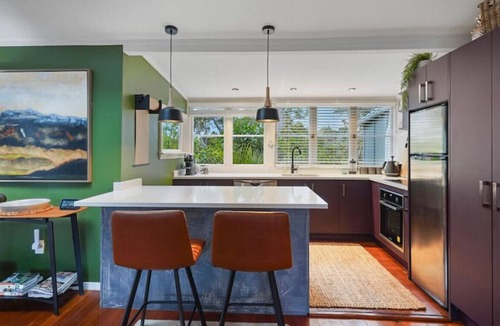 Titirangi House | Tranquil Bush Haven | Gardens - Bayview | WiFi