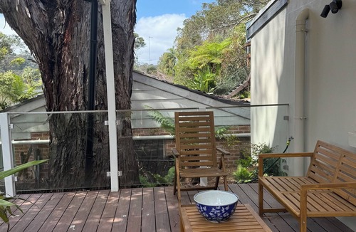 Davidson Apartment | Tranquil bush setting, with private access and off street parking