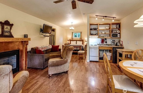 Sappho House | Tranquil Cabin 4 “Cedar” | Riverside | Near Olympic NP