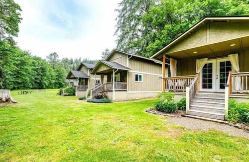 Sappho House | Tranquil Cabin 4 “Cedar” | Riverside | Near Olympic NP