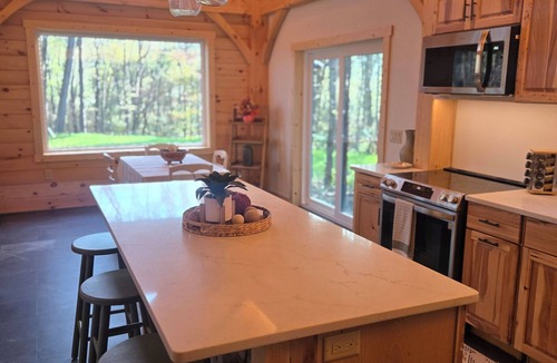 Somerset House | Tranquil cabin in Somerset PA