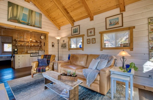 Grantsdale Cabin | Tranquil Cabin on Sleeping Child Creek