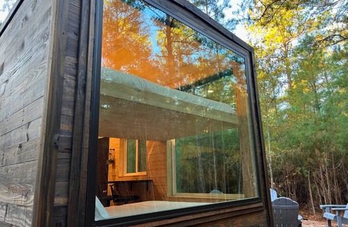Winona Cabin | tranquil cabins 2 queen bunk - Tranquil Cabins Studio Bunk sleeps up to 4 people and is nestled in the majestic pines of Winona, Texas near Tyler.