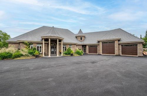 Prospect Bay House | Tranquil Chateau on Moody Lake