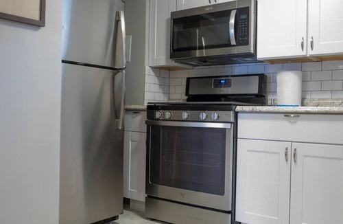 Brightwood Park Apartment | Tranquil City Oasis in Hip Neighborhood w/Free Parking