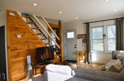 Virgil Cottage | Tranquil Country Cottage Niagara on the Lake