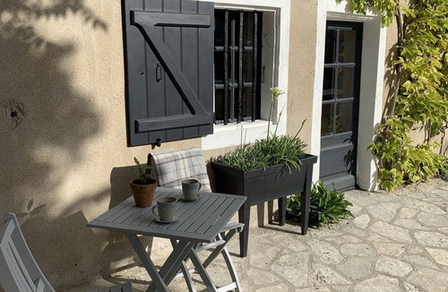 Chives House | Tranquil Cosy interconnecting Gîtes with Private Pool