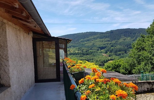 Laprugne Cottage | Tranquil cottage in Bourbonnaise Mountains, pets allowed