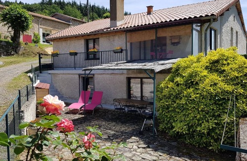 Laprugne Cottage | Tranquil cottage in Bourbonnaise Mountains, pets allowed