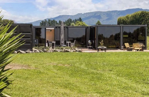 Aongatete House | Tranquil Country Getaway