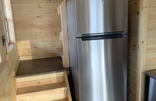 Frazeysburg Cabin | Tranquil creek view cabin