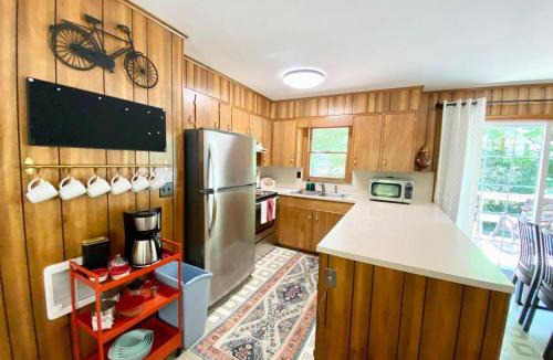 Maggie Valley House | Tranquil Creekside Cabin - amazing outdoor space!