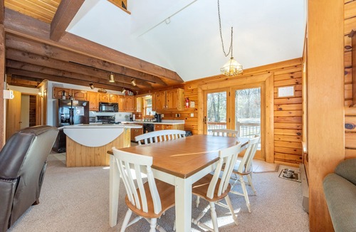 Blakeslee House | Tranquil Dog Friendly Escape w/Dock Slip