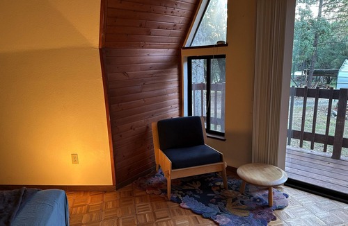 Iowa Hill House | Tranquil dome in Gold country forest